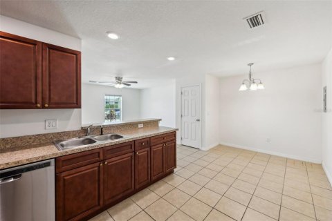 Touwnhouse à vendre à Kissimmee, Floride: 3 chambres, 117.99 m2 № 1343694 - photo 12