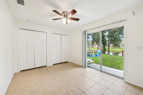 Townhouse in Kissimmee, Florida 3 bedrooms, 117.99 sq.m. № 1343694 - photo 17