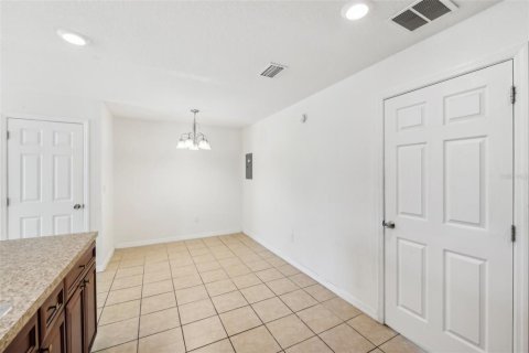 Touwnhouse à vendre à Kissimmee, Floride: 3 chambres, 117.99 m2 № 1343694 - photo 13