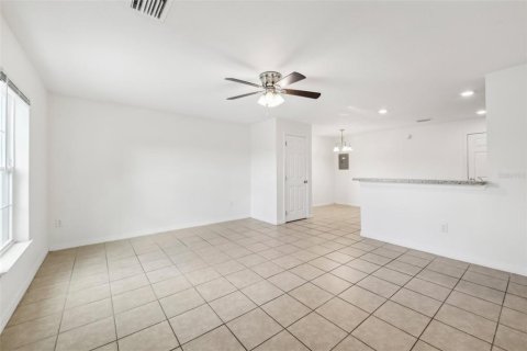 Touwnhouse à vendre à Kissimmee, Floride: 3 chambres, 117.99 m2 № 1343694 - photo 4