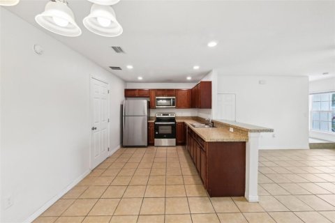 Touwnhouse à vendre à Kissimmee, Floride: 3 chambres, 117.99 m2 № 1343694 - photo 11