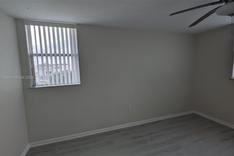 Condominio en venta en Lauderdale Lakes, Florida, 2 dormitorios, 93.83 m2 № 929484 - foto 28