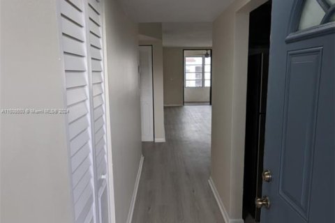 Condominio en venta en Lauderdale Lakes, Florida, 2 dormitorios, 93.83 m2 № 929484 - foto 5