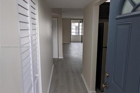 Condominio en venta en Lauderdale Lakes, Florida, 2 dormitorios, 93.83 m2 № 929484 - foto 6