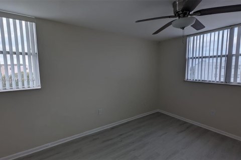 Copropriété à vendre à Lauderdale Lakes, Floride: 2 chambres, 93.83 m2 № 929484 - photo 27