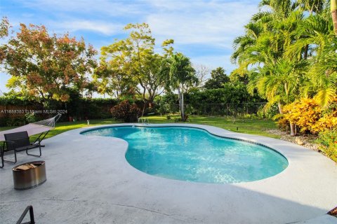 Casa en venta en Miami, Florida, 5 dormitorios, 300.63 m2 № 1419902 - foto 30