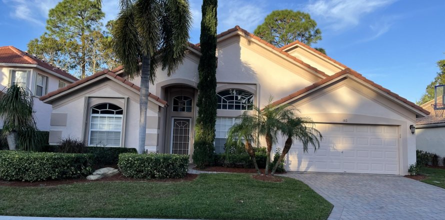 House in Palm Beach Gardens, Florida 4 bedrooms, 234.21 sq.m. № 932564