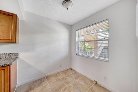 Copropriété à vendre à Lauderdale Lakes, Floride: 2 chambres, 93.09 m2 № 1146040 - photo 20