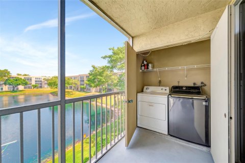 Copropriété à vendre à Lauderdale Lakes, Floride: 2 chambres, 93.09 m2 № 1146040 - photo 7