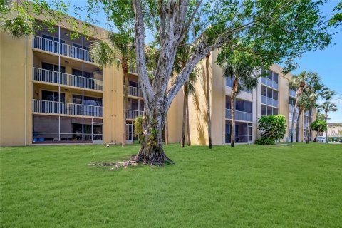 Condo in Lauderdale Lakes, Florida, 2 bedrooms  № 1146040 - photo 2