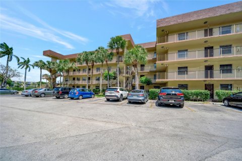 Copropriété à vendre à Lauderdale Lakes, Floride: 2 chambres, 93.09 m2 № 1146040 - photo 1