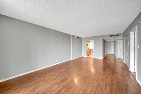 Copropriété à vendre à Lauderdale Lakes, Floride: 2 chambres, 93.09 m2 № 1146040 - photo 15