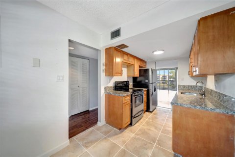 Copropriété à vendre à Lauderdale Lakes, Floride: 2 chambres, 93.09 m2 № 1146040 - photo 21