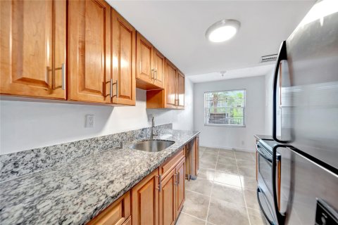 Copropriété à vendre à Lauderdale Lakes, Floride: 2 chambres, 93.09 m2 № 1146040 - photo 22