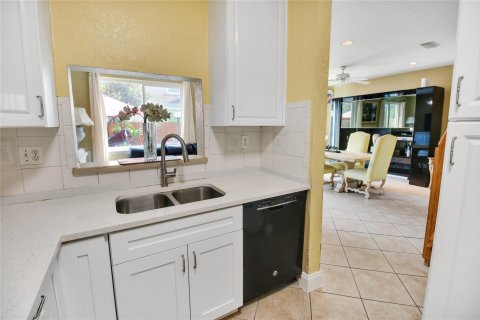 Townhouse in Coconut Creek, Florida 3 bedrooms, 150.13 sq.m. № 1119965 - photo 14