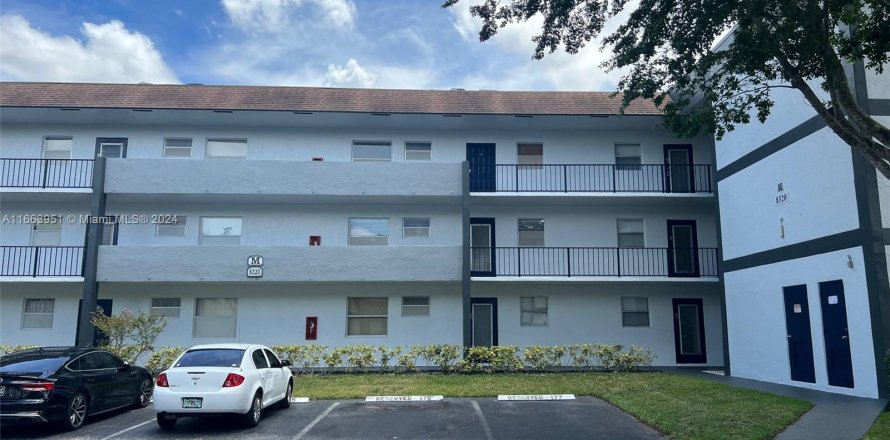 Condominio en Tamarac, Florida, 1 dormitorio  № 1375452