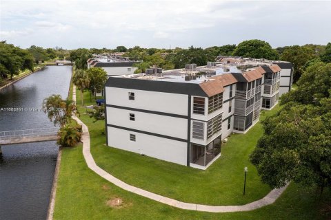 Condominio en venta en Tamarac, Florida, 1 dormitorio, 76.64 m2 № 1375452 - foto 20