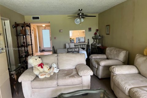 Condo in Tamarac, Florida, 1 bedroom  № 1375452 - photo 8