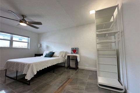 Condo in Hollywood, Florida, 1 bedroom  № 1375453 - photo 11