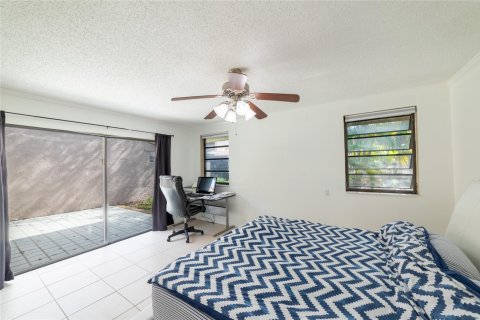 Touwnhouse à vendre à Hollywood, Floride: 3 chambres, 150.04 m2 № 954805 - photo 11