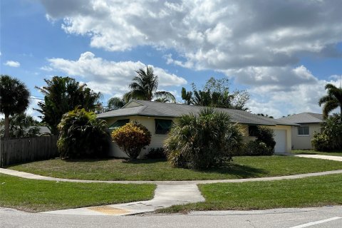 House in Palm Beach Gardens, Florida 3 bedrooms, 102.19 sq.m. № 1172319 - photo 2