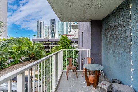 Copropriété à vendre à Miami, Floride: 2 chambres, 84.91 m2 № 657633 - photo 13