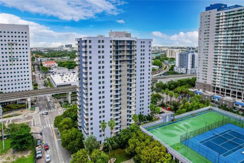 Copropriété à vendre à Miami, Floride: 2 chambres, 84.91 m2 № 657633 - photo 3