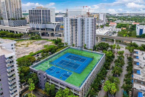 Condo in Miami, Florida, 2 bedrooms  № 657633 - photo 5