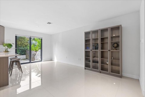 Adosado en venta en Fort Lauderdale, Florida, 3 dormitorios, 185.06 m2 № 1348944 - foto 13