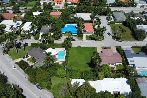 Villa ou maison à vendre à Bay Harbor Islands, Floride № 886231 - photo 3