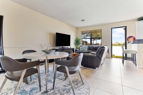 Touwnhouse à vendre à Parkland, Floride: 3 chambres, 174.19 m2 № 886280 - photo 8