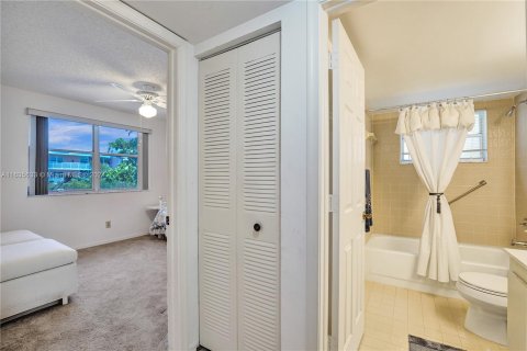 Copropriété à vendre à Sunrise, Floride: 2 chambres, 104.98 m2 № 1310349 - photo 25