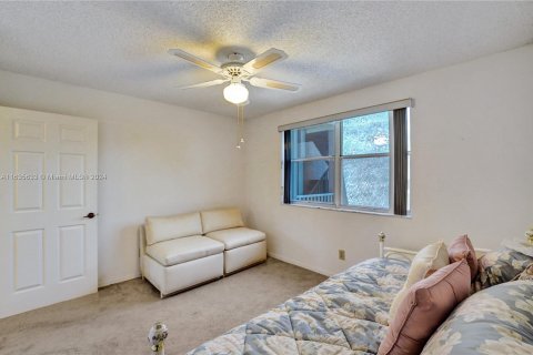 Condo in Sunrise, Florida, 2 bedrooms  № 1310349 - photo 23