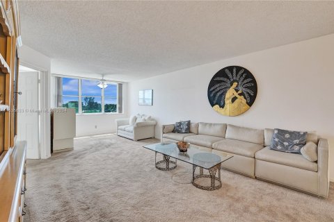 Copropriété à vendre à Sunrise, Floride: 2 chambres, 104.98 m2 № 1310349 - photo 12