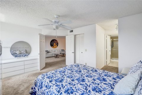 Condo in Sunrise, Florida, 2 bedrooms  № 1310349 - photo 14