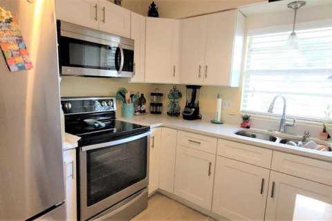 Condo in DeLand, Florida, 2 bedrooms  № 751145 - photo 25