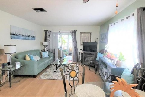 Condo in DeLand, Florida, 2 bedrooms  № 751145 - photo 4