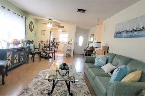 Condo in DeLand, Florida, 2 bedrooms  № 751145 - photo 30