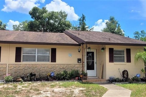 Condo in DeLand, Florida, 2 bedrooms  № 751145 - photo 1