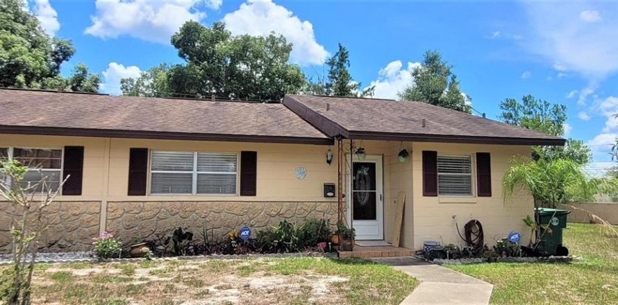 Condo in DeLand, Florida, 2 bedrooms  № 751145