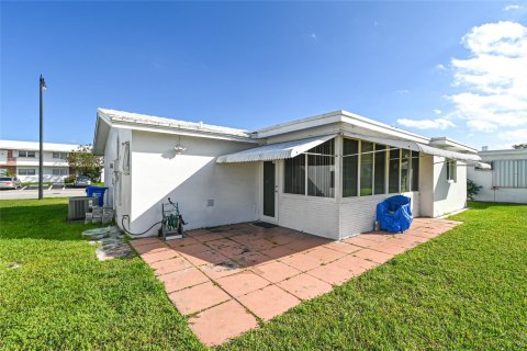 Casa en venta en Pompano Beach, Florida, 2 dormitorios, 96.06 m2 № 1093370 - foto 2