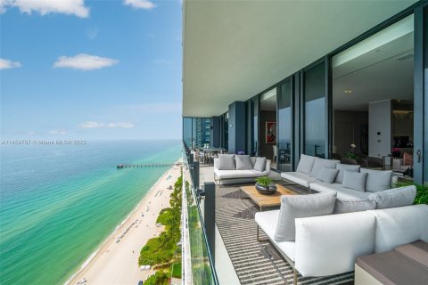 Condo in Sunny Isles Beach, Florida, 4 bedrooms  № 746767 - photo 14