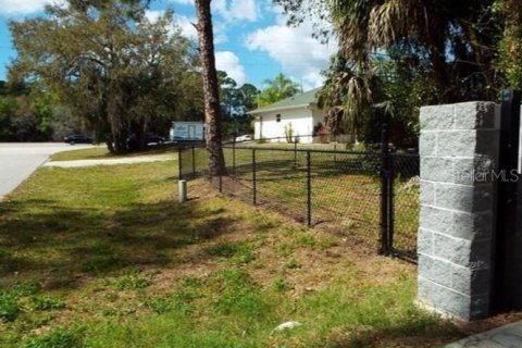 Terreno en venta en Port Charlotte, Florida № 1087837 - foto 3