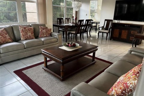 Condominio en venta en Pembroke Pines, Florida, 2 dormitorios, 117.06 m2 № 976597 - foto 9