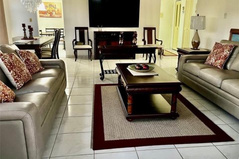 Condominio en venta en Pembroke Pines, Florida, 2 dormitorios, 117.06 m2 № 976597 - foto 10