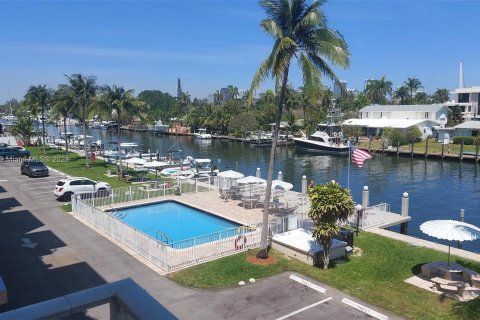 Condo in Fort Lauderdale, Florida, 1 bedroom  № 1395161 - photo 12