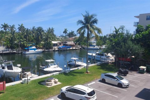 Condo in Fort Lauderdale, Florida, 1 bedroom  № 1395161 - photo 13