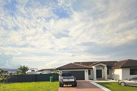 Casa en venta en Homestead, Florida, 5 dormitorios, 198.44 m2 № 1395121 - foto 1