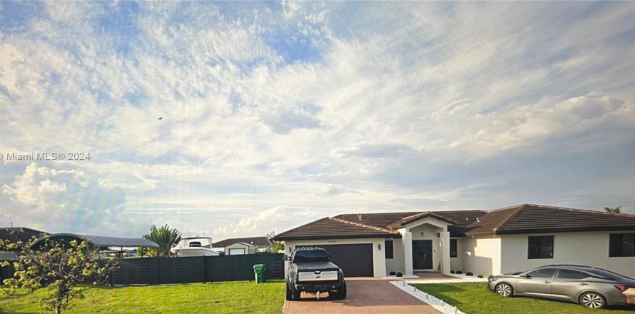 Casa en Homestead, Florida 5 dormitorios, 198.44 m2 № 1395121