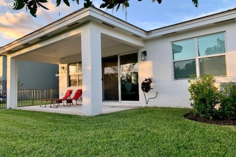 Casa en venta en West Palm Beach, Florida, 3 dormitorios, 173.08 m2 № 1116878 - foto 2